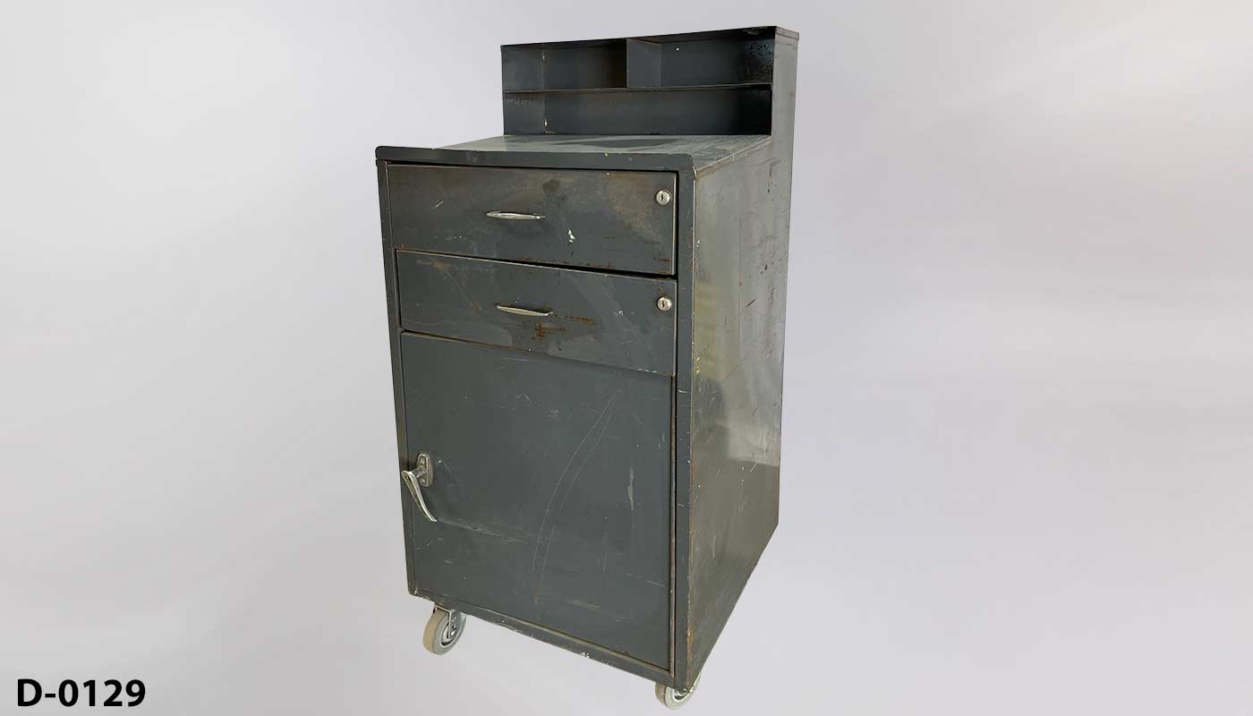 d_0129 Foreman Desk