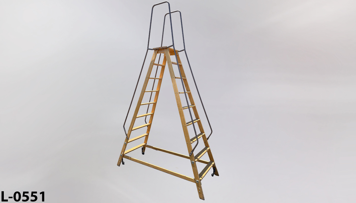l_0551  Warehouse Ladder
