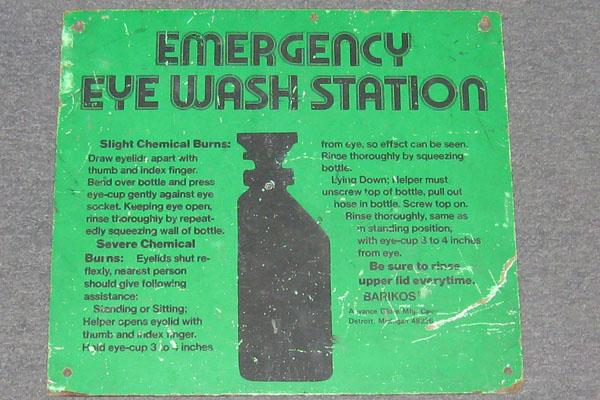 s0482 First Aid Sign