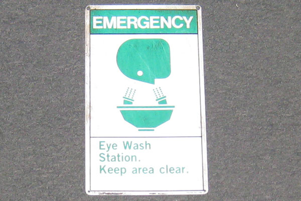 s0694 First Aid Sign