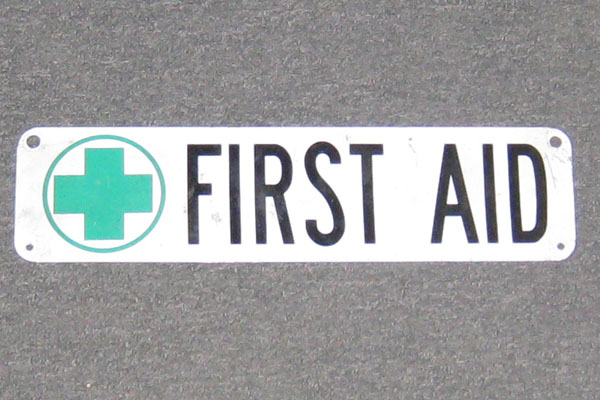 s0718 First Aid Sign