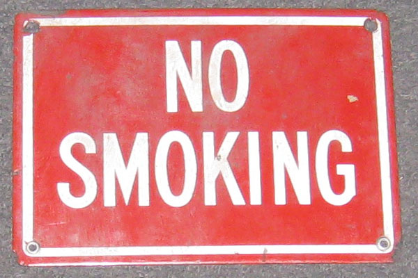 s0447 No Smoking Sign