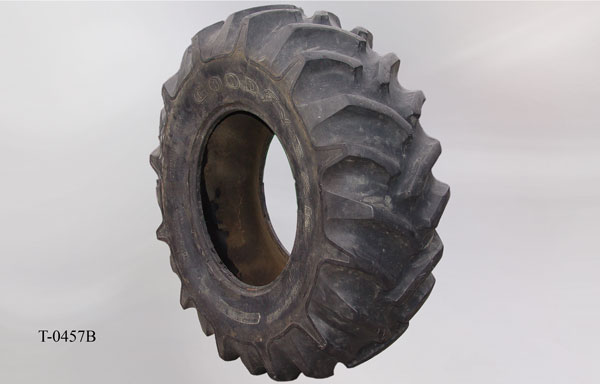 t_0457b Tractor Tire