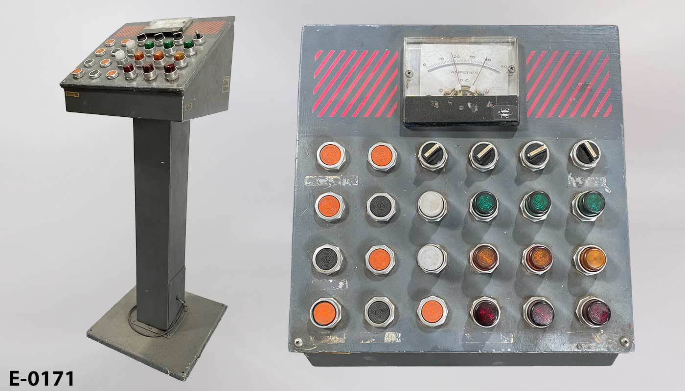 Electronic control pedestal, stock number E-0171