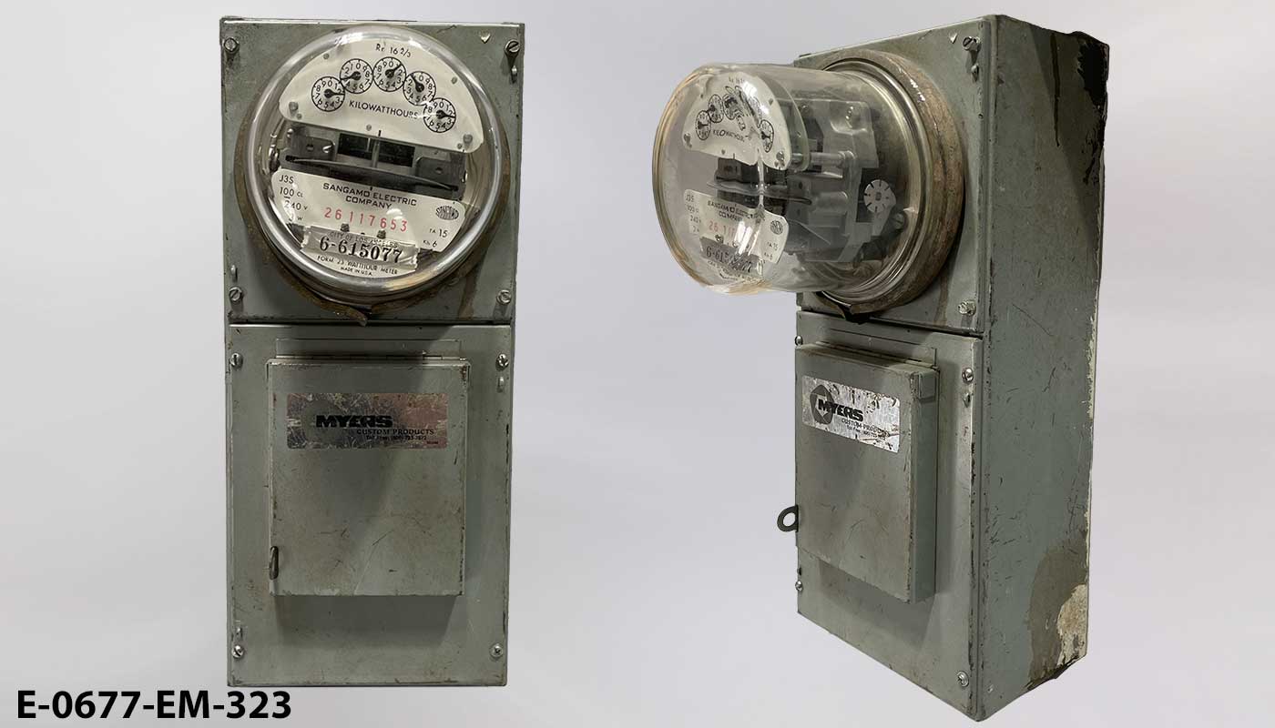 Electric meter panel box w/ 5 service disconnecting breakers, stock number E-0677