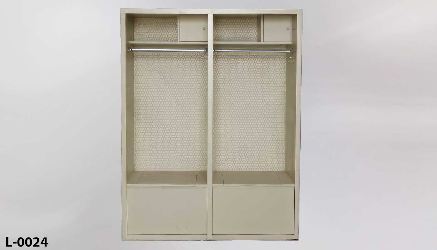 Locker, stock number L-0024