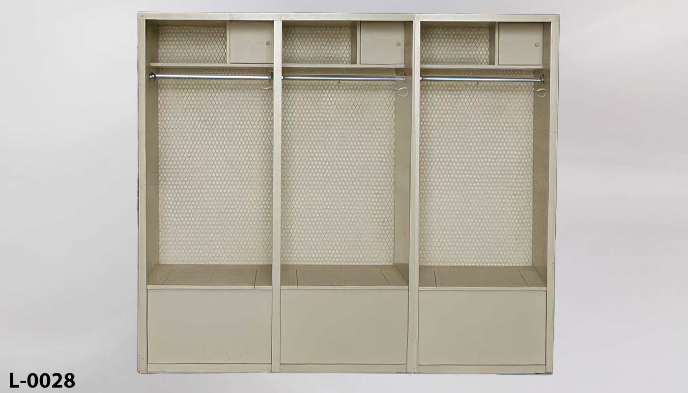 Locker, stock number L-0028