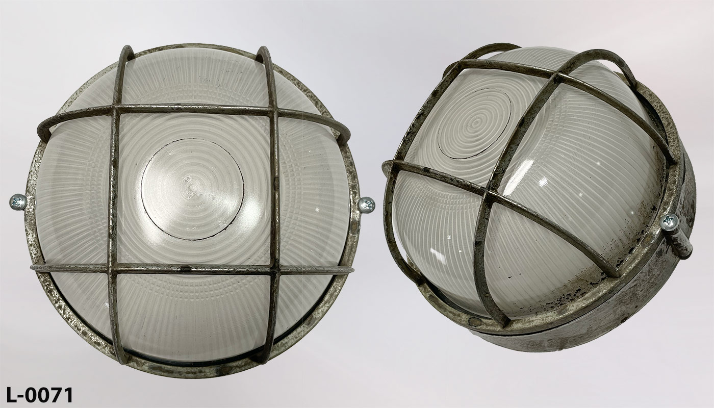 Light, stock number L-0071