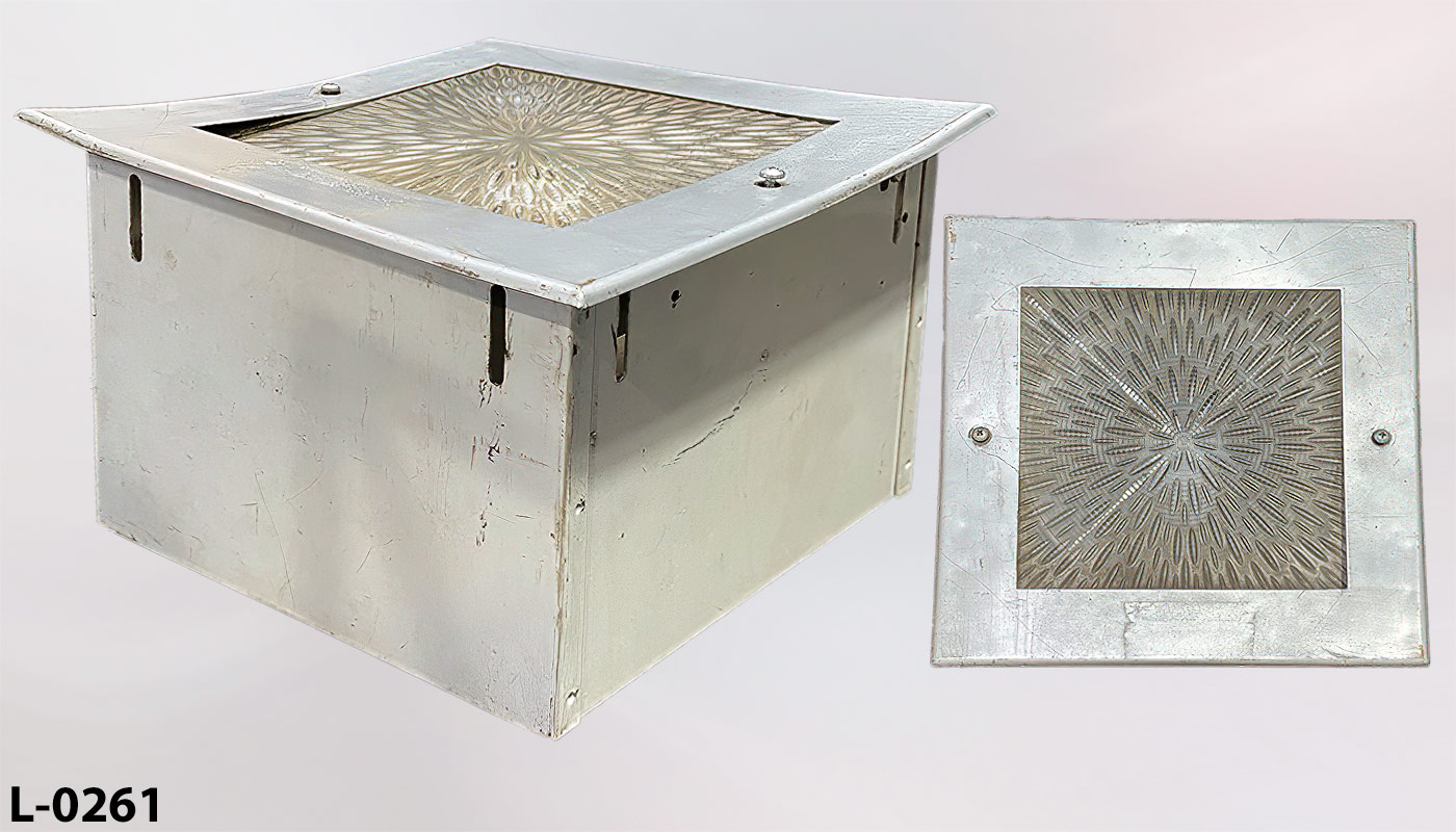 Light, stock number L-0261