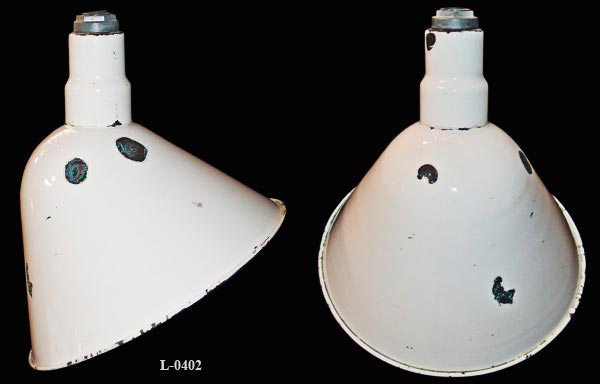 Light, stock number L-0402
