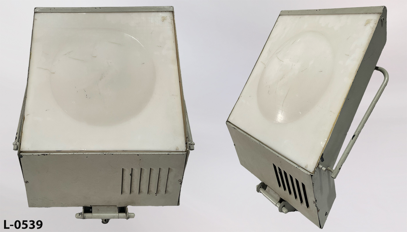 Light, stock number L-0539