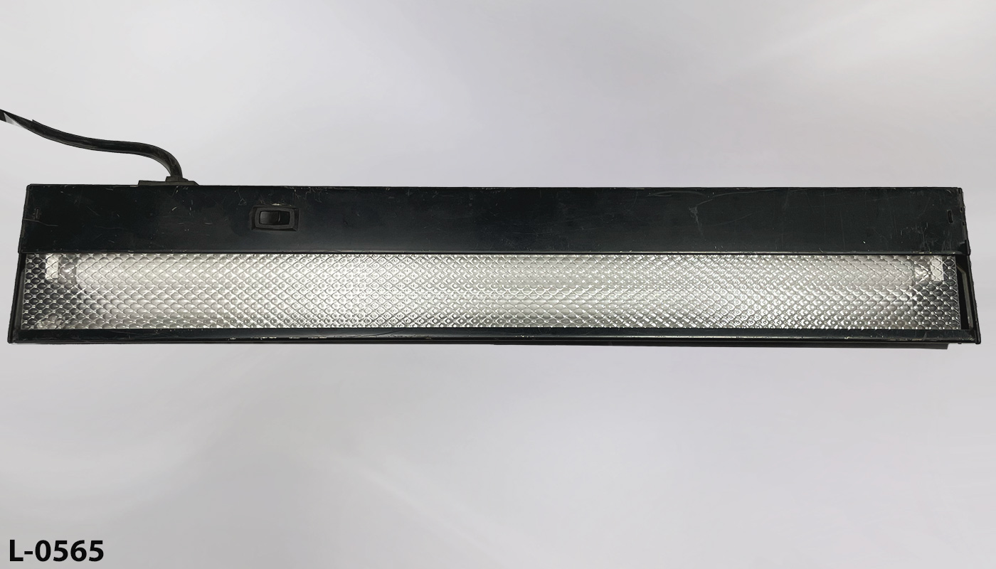 Light, stock number L-0565