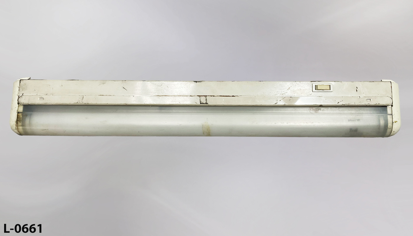 Light, stock number L-0661