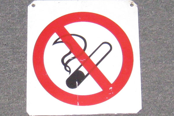 Sign-international symbol for "No smoking" plastic, stock number S-0101
