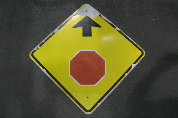 Sign-symbol of stop sign & arrow, stock number S-0403