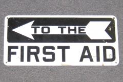Sign-<To The< First Aid, stock number S-0814